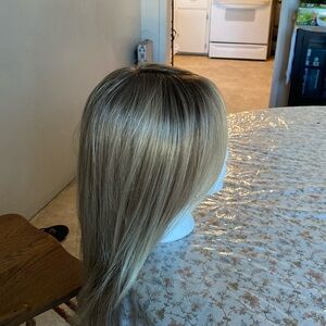 Wig in very sheap condition I used only 6 hours